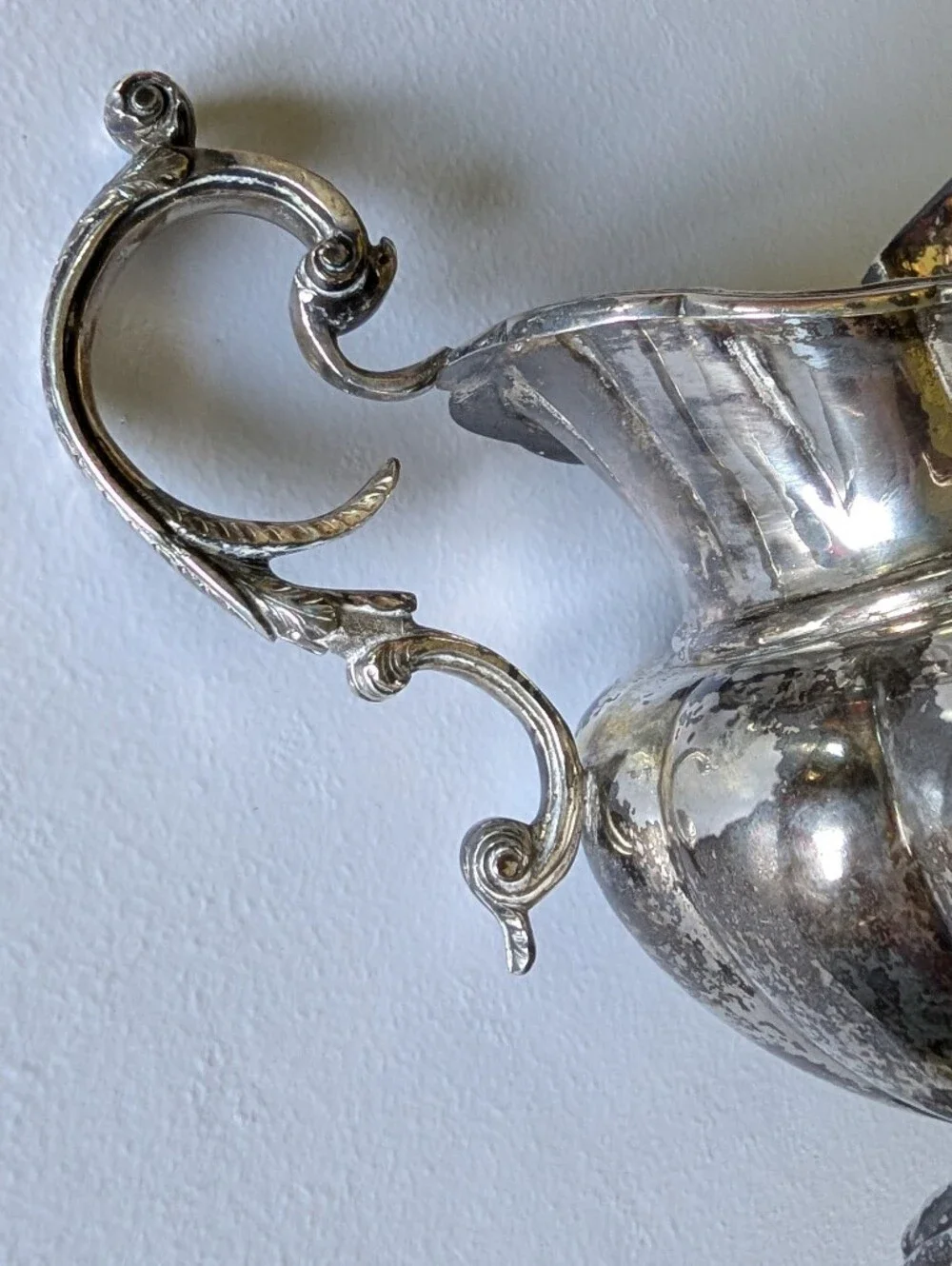 ANTIQUE SILVERPLATED CREAM PITCHER perfect patina - Picture 5 of 9